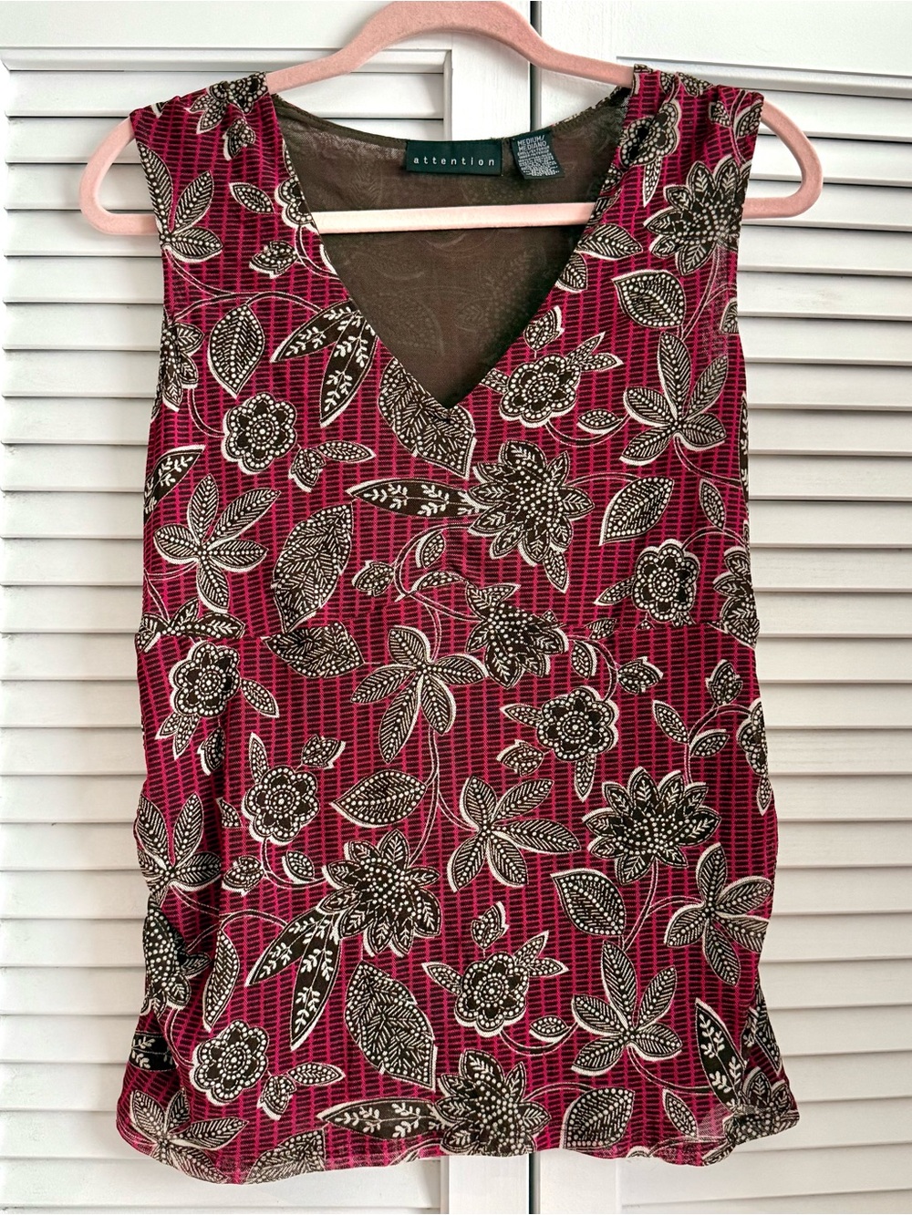 Womens Y2K Magenta Floral V-Neck Sleeveless Top
